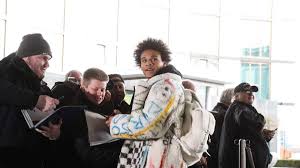 Leroy sane is a 24 years old german football player who is a winger for the champions league winner, bayern munich. Leroy Sane Teures Lammfell Und Billige Witze Weser Kurier
