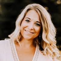 Amanda Knorr's Instagram, Twitter & Facebook