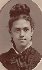 Any help locating descendants of 19-year-old girl in album?