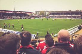 Das moderne stadion ersetzt das altehrwürdige jahnstadion. Jahnstadion Regensburg Flutlichtfieber