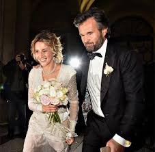 Uno dei primi posti in cui siamo stati con i nostri amici dopo la riapertura di quasi tutto è stato proprio il bistrot di cracco, in una galleria dove tutto è al 50% rispetto a qualche mese fa. Carlo Cracco E Rosa Fanti Le Nozze A Milano Gossip It