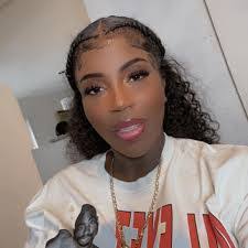 Kenisha Smith's Instagram, Twitter & Facebook