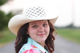 Our next #MeetAVCMonday is one of our Veterinary Assistants at Ada  Veterinary Clinic, Mackynze Sawyer. 🐾 Mackynze Sawyer likes her horses and  her dogs. She loves to play volleyball, and she has