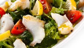Insalate di pesce e verdure. Insalata Di Merluzzo Alla Mediterranea Veloce E Ricca Di Sapore