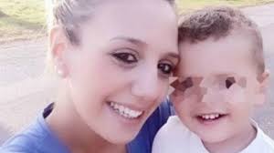 La coppia, genitori anche di un altro figlio di 4 anni, vive in una casa colonica collegata alla strada principale solo tramite una tortuosa strada sterrata, a pina e leonardo allevano api e capre. Lamezia Terme Ritrovato Il Corpo Di Nicolo Il Bimbo Di 2 Anni Morto Con La Madre E Il Fratellino Ultime Notizie Flash
