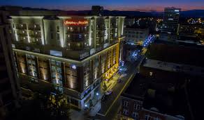 Featuring a restaurant, a gym and a jacuzzi, hampton inn virginia beach oceanfront north offers accommodation in virginia beach boardwalk district, 1.4 km from virginia beach boardwalk. Hampton Inn Suites Roanoke Downtown Roanoke Va 24011