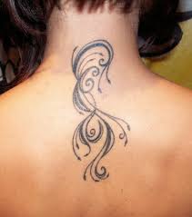 Tatouage au dos des femmes. Tatouages Pour Femme Decouvrez Les Modeles Les Plus Beaux Et Les Plus Insolites