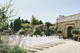 Wedding Venues In Cotswolds Oxfordshire South East Caswell House Uk Wedding Venues Directory In 2020 Wedding Venues Uk Barn Wedding Venue Caswell House Wedding