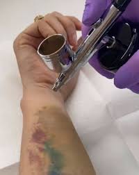 Ragazzi una volta per tutte: Andrea Delogu Ecco Perche Copro Il Mio Tatuaggio In Tv