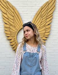 Alisa Goldfinch - SeaArt AI Model