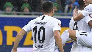 Die rückennummer wird auf den trikots von sportler in mannschaftssportarten angebracht. Neue Ruckennummer Marco Fabian Tritt Die 10 An Filip Kostic Ab German Site