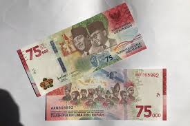 Terdapat gambar 9 anak indonesia yang mengenakan pakaian adat di uang rp 75.000, mewakili daerah barat, tengah, dan timur wilayah negara indonesia. Masyarakat Bisa Tukar Uang Rp 75 000 Untuk Angpau Lebaran Di Bank