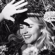 Cassandra Doyle's Instagram, Twitter & Facebook