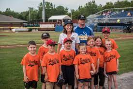 Jun 18, 2021 · kathy hochul … buffalo, n.y. Photos Lt Gov Kathy Hochul Throws Out First Pitch For Thursday S Muckdogs Game The Batavian