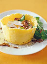 Deve il suo inconfondibile aroma al tartufo che viene aggiunto alla pasta all'uovo. Cestini Al Tartufo Sale Pepe