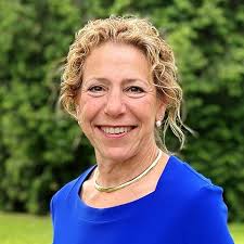 The Last Letter: A Father's Struggle, a Daughter's Quest, and the Long  Shadow of the Holocaust (Legacies of War): Gordon, Karen Baum:  9781621907039: Amazon.com: Books