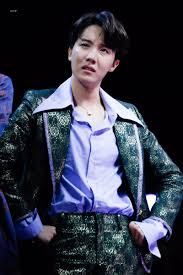 Ticari oyun ürünlerinden işletmenizde yararlanabilirsiniz. Bts Hobi And Hoseok Image 6670423 On Favim Com