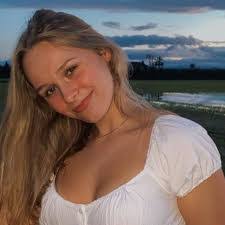 Malia Taylor's Instagram, Twitter & Facebook