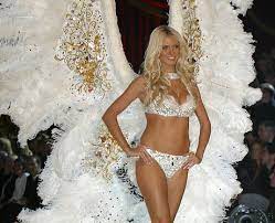Heidi klum (born june 1, 1973) is a german model. Heidi Klum 2003 The Secret S Out The Sexiest Victoria S Secret S Angels Of All Time Heart