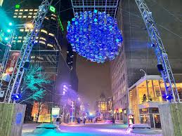 Adam Mongrain: "Les nouvelles vont très vite, et le monde va très mal. Je  pense que c'est essentiel, plus que jamais, de ralentir dans la rue, de  voir comment ce que nous