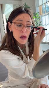 Jennifer Garner dresses as '13 Going