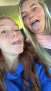 Elizabeth Pedley's Instagram, Twitter & Facebook