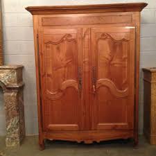 Details Sur Armoire Deux Portes Moulurees En Merisier Pied Biche Incrustation De Filets Armoire Deux Portes Armoires En Merisier Merisier