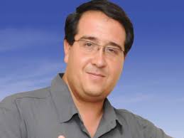 Andrés Peralta (UDI) por su propaganda para concejal en Tacna: “Es una  muestra artística”