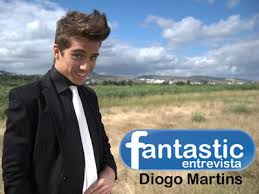 Já se passaram 14 anos desde que diogo valsassina e tiago castro (crómio) se conheceram nos 'morangos com açúcar'. Fantastic Entrevista Diogo Martins Fantastic Mais Do Que Televisao