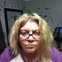 A Kiss of Deception: A Dark Fantasy Romance by Wynter Raven