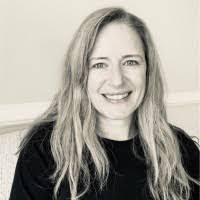 Jennifer Korb's Instagram, Twitter & Facebook