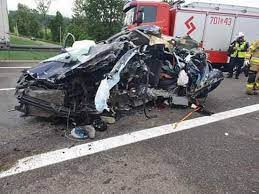 Jeśli piszecie o jednym to napiszcie również o drugim wypadku, który miał miejsce nieco później a na s1 w kierunku skoczowa. Powazny Wypadek Na S1 Aktualizacja Wiadomosci Radio Bielsko