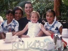 Khloé kardashian photo shows how they're peddling an unhealthy lie to women. 12 Old Pics Of Kardashians Ideas Kardashian Family Kardashian Khloe Kardashian