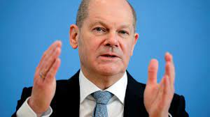 Scholz was born in the german city of osnabrück in 1958, grew up in hamburg and is married. Scholz Spd Denies Baerbock And Laschet Suitability For The Chancellery Teller Report