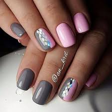 Gray plum and white nail polish combination. 23 Pink And Grey Nail Designs Nail Art Designs 2020