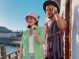 أسما شريف منير من مواليد 26 فبراير 1987. Ø£Ø³Ù…Ø§ Ø´Ø±ÙŠÙ Ù…Ù†ÙŠØ± ØªÙƒØ´Ù Ø­Ù‚ÙŠÙ‚Ø© Ø²ÙˆØ§Ø¬Ù‡Ø§ Ø¨Ø§Ù„Ù…ØµÙˆØ± Ø­Ø³Ø§Ù… Ø£Ù†ØªÙŠÙƒØ§ ÙÙƒØ± ÙˆÙÙ† Ù†Ø¬ÙˆÙ… ÙˆÙ…Ø´Ø§Ù‡ÙŠØ± Ø§Ù„Ø¨ÙŠØ§Ù†