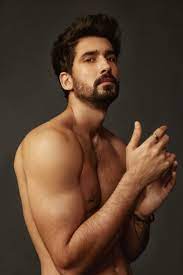 Pin by Philippe LOUBERE on Photos garcons | Handsome indian men, Handsome  men, Model face