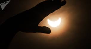 Однако, посмотреть его полномасштабно удастся не всем. Zavtra Budet Solnechnoe Zatmenie Kyrgyzstancy Ego Ne Uvidyat