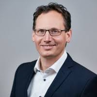 900+ "Öster" profiles