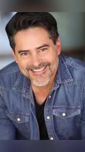 ¿Con barba o sin barba? 😄… Saludos y 🤗… /// Hi everyone 🤗… #actor  #actors #venezuela #losangeles #azul #blue #tiktok #tiktokvenezuela