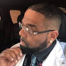 Frieda Calhoun's Instagram, Twitter & Facebook