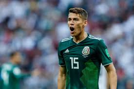 Al gharafa yesterday unveiled their latest signing mexican international hector moreno during a press conference in doha. Hector Moreno Lanza Flores A Las Chivas Mientras Se Encuentra Sin Equipo Futbol Sapiens