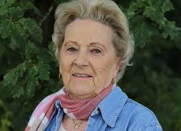 Sonia Rogers's Instagram, Twitter & Facebook