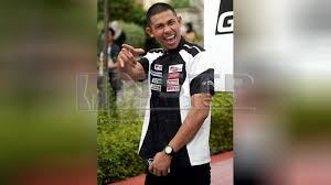 Artis sekaligus komedian senior, omas wati dikabarkan meninggal dunia pada hari ini, kamis 16 juli 2020. Nabil Harap Dikurniakan Bayi Lelaki