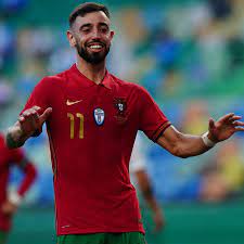Fernandes was underwhelming in the first two games. Ha Um Eu Diferente Ate Ao Mesmo Nos De 2016 Bruno Fernandes A Cronica Do Portugal Israel Observador