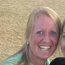 Leann Kirk's Instagram, Twitter & Facebook