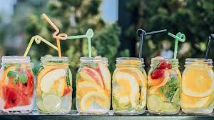 Diese 6 alkoholfreien cocktails machen glücklich. Vier Alkoholische Und Alkoholfreie Cocktail Rezepte Zum Selbermachen Sn At
