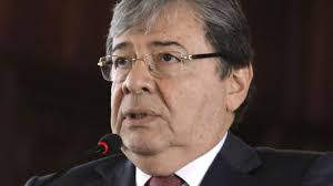 Holmes trujillo parte en cumplimiento del deber, según duque, que ha aprovechado el fallecimiento del ministro para recordar la importancia de no bajar la. Bhpiultvzic Zm
