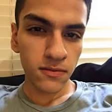 Fans virlan garcia 更换了头像。