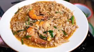 2 lb chicken ( cut into small pieces) 150gm shallots (thinly sliced) 20g dried prawns (soaked in water for 15mins, drained, pounded coarsely) 4 nips garlic (chopped) 3 sprigs curry leaves 3 red chillies, deseeded 2 tbsp chicken curry powder 2. Udang Masak Butter Che Nom